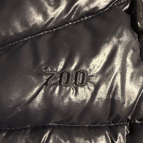 The North Face Black Puffer Vest - Picture 4 of 4